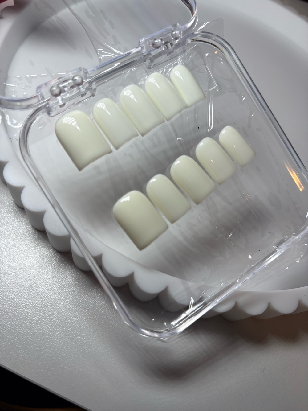 Classic White Press-On Nail Set - Glossy White Artificial Nails